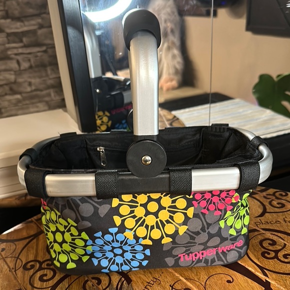 Tupperware Colorful Basket - Picture 2 of 3